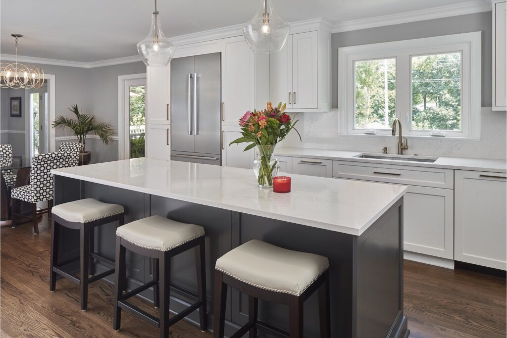 Minimalistic kitchen remodel with breakfast table